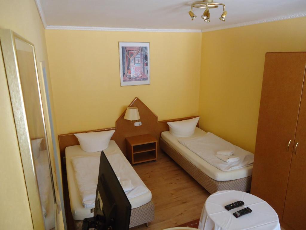 Hotel Ottersleben มัคเดอบวร์ก ภายนอก รูปภาพ